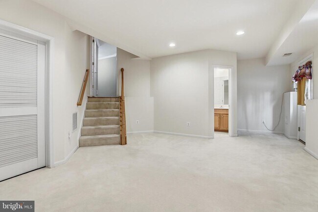 Building Photo - 6177 Derring St