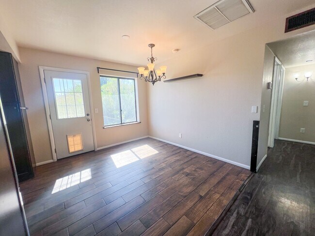 Building Photo - HOUSE - COTTONWOOD
