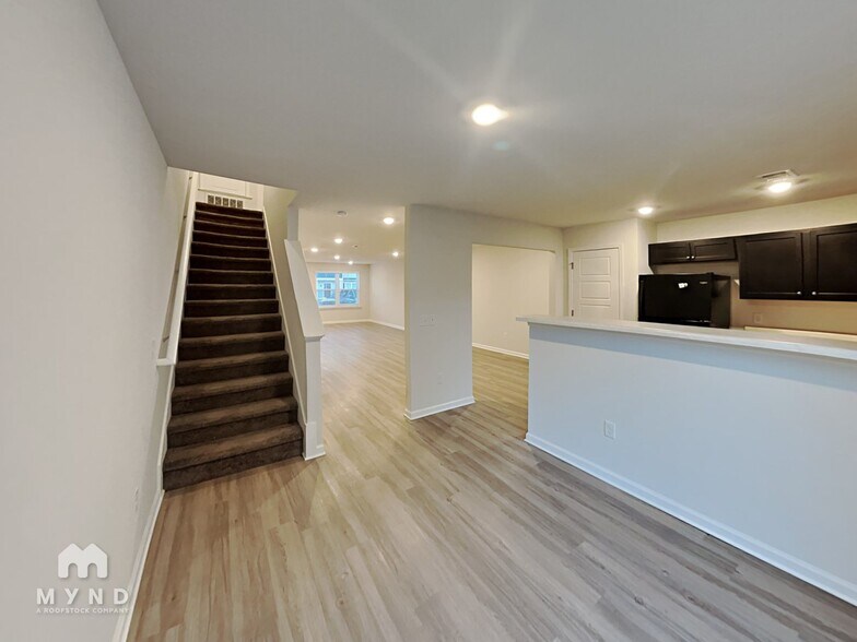 Building Photo - 15 Cardinal Ct