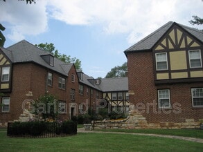 Building Photo - 2049 Windsor Ave SW