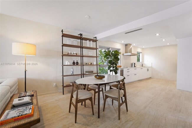 Building Photo - 1491 Lincoln Terrace