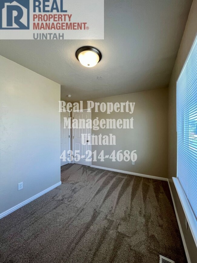 Building Photo - 693 E 1400 S
