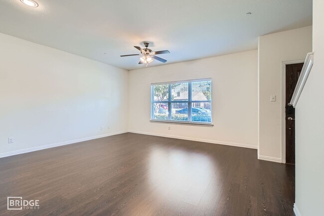 Building Photo - 1412 Lakecrest Ln