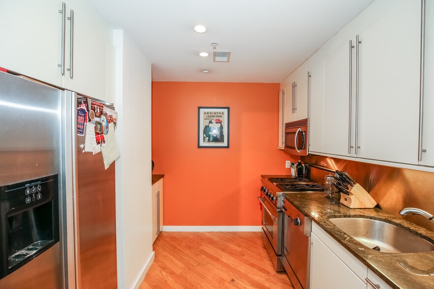 wall color has since been updated to forest green - 1300 13th St NW