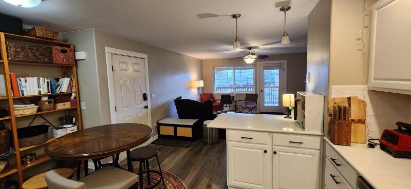 Building Photo - 2240 Baxter Ln