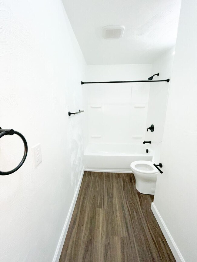 Building Photo - 709-711 Industry St