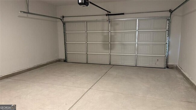 Building Photo - 7253 Mulberry St