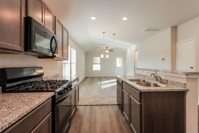 Building Photo - 25589 Roy Rogers Rd