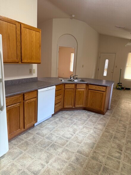 Building Photo - 6716 Butte Volcano Rd NW