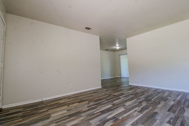 Building Photo - 5822 Branch Valley Dr