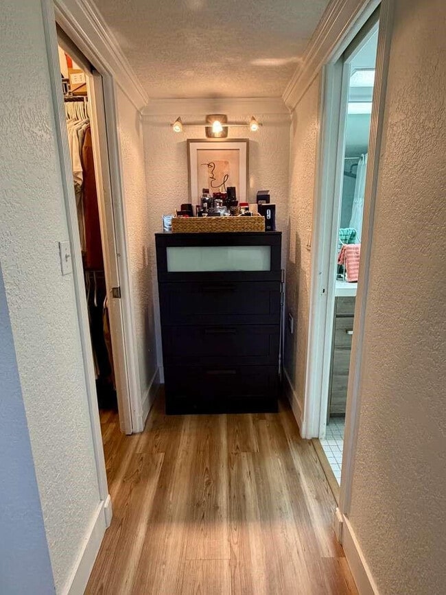 Building Photo - 2651 S Palm Aire Dr