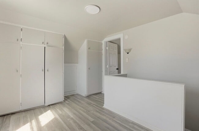 Building Photo - Updated 3BR Home with New Kitchen & 2-Car Garage