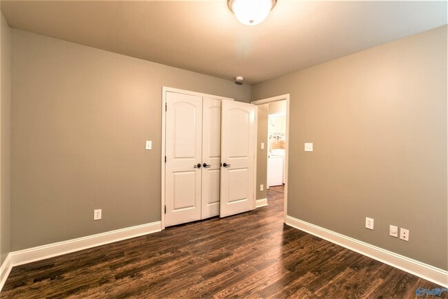 Building Photo - 5021 Montauk Trail SE
