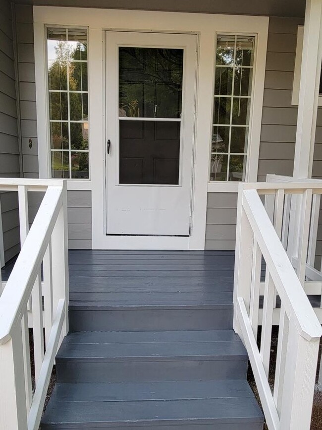 Building Photo - Prime Mountain Park Location! Minutes to D...