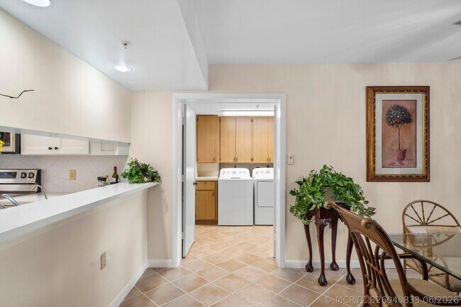 Building Photo - 601 Seafarer Cir