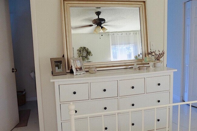 Building Photo - 10659 Windsor Ct