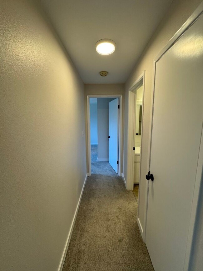 Building Photo - 2Bd/2Ba Seattle Condo