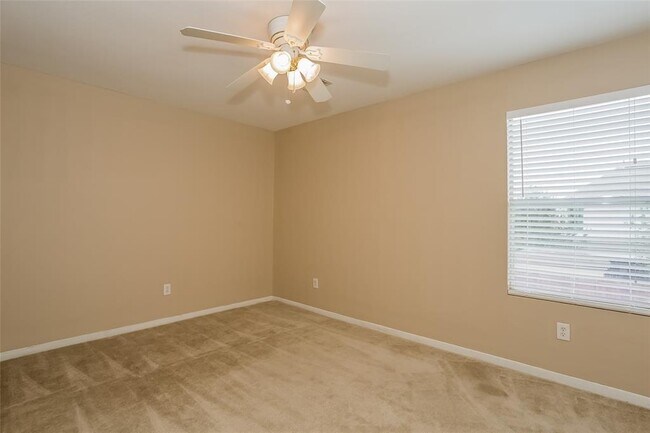Building Photo - 1127 Laurel Chase Tr