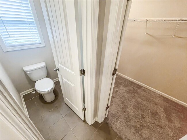 Building Photo - 5840 Zelkova Dr