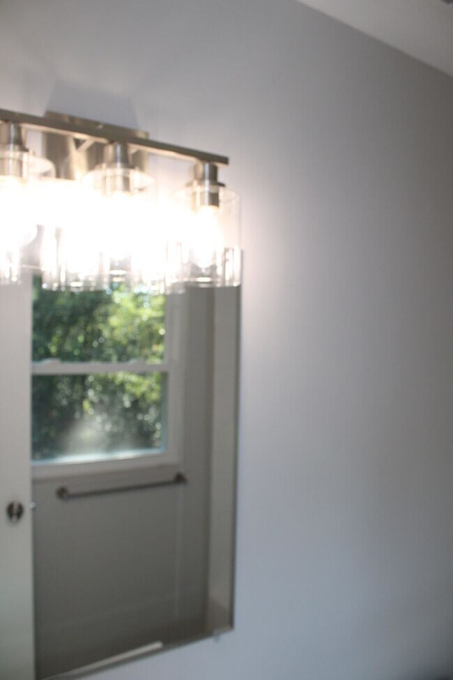 Building Photo - 3 Bedroom 2 Bath W/ Bonus Room In Augusta!