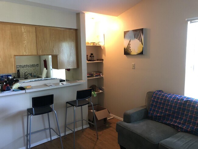 Building Photo - 1112 Frame St