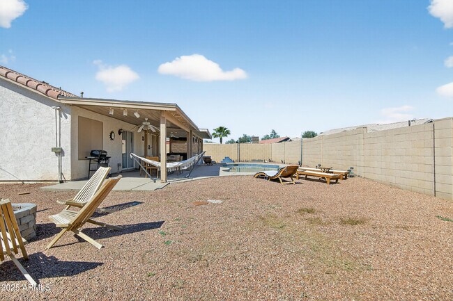 Building Photo - 1682 E Kielly Ln