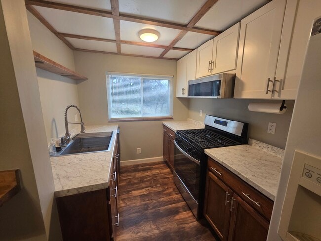 Building Photo - Stylish 2-Bedroom Home in Braddock with Bonus Space & Modern Comfort