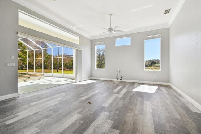 Building Photo - 6644 Country Club Rd