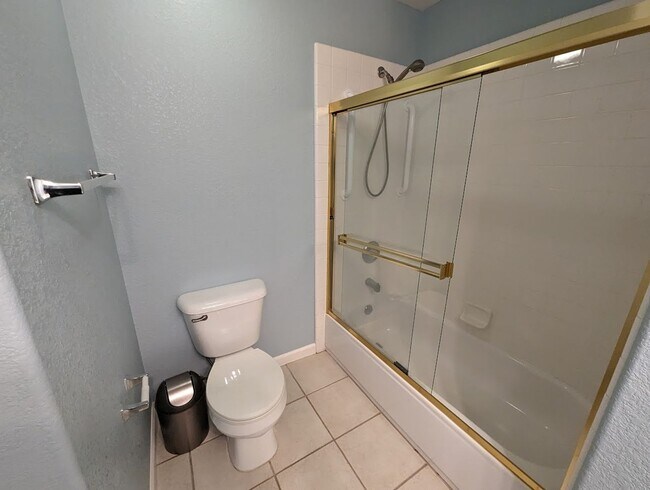 Building Photo - Beautiful 3bed 2.5bath 2 story home located in Rivergate Gated Community