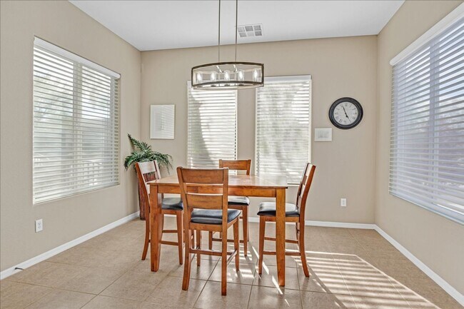 Building Photo - Rental Home with Large Pool