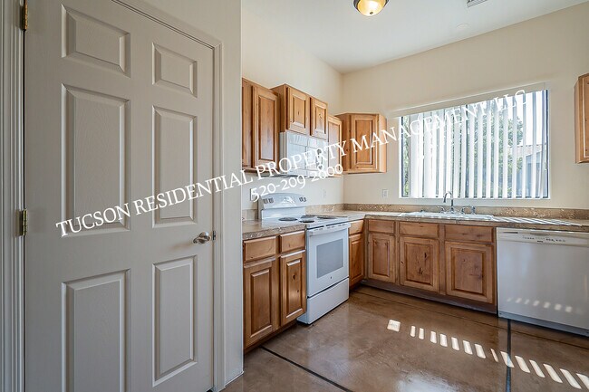 Building Photo - 7399 E Poinciana Pl