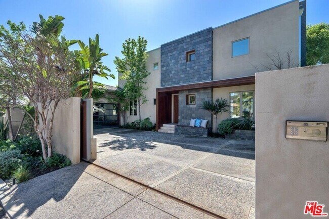 Building Photo - 2439 Carman Crest Dr