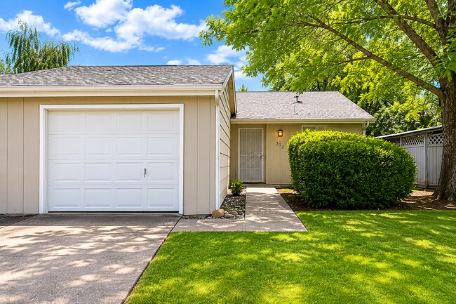 Building Photo - 373 Whitesell Ct NE