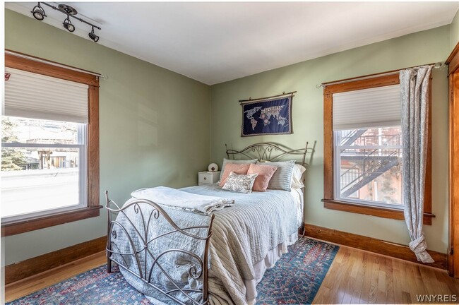 Building Photo - 230 Pennsylvania St