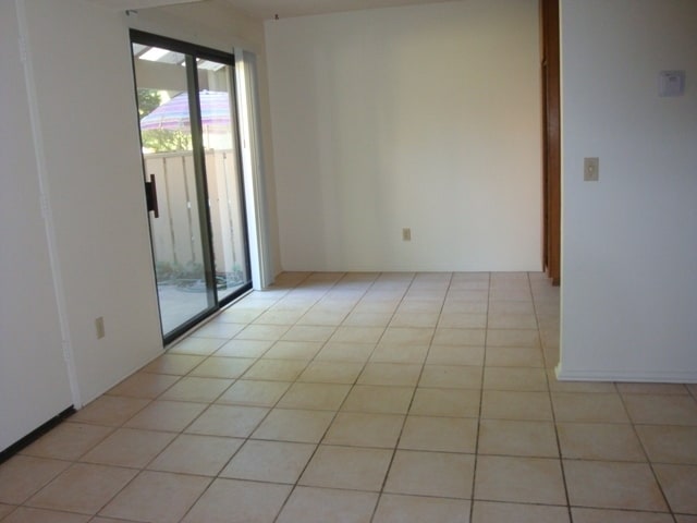 Building Photo - Orcutt Area Townhome