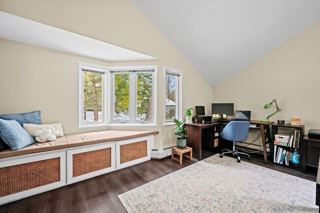 Building Photo - 9 Talcott Ridge Rd