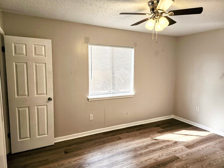 2nd bedroom - 2519 beech st