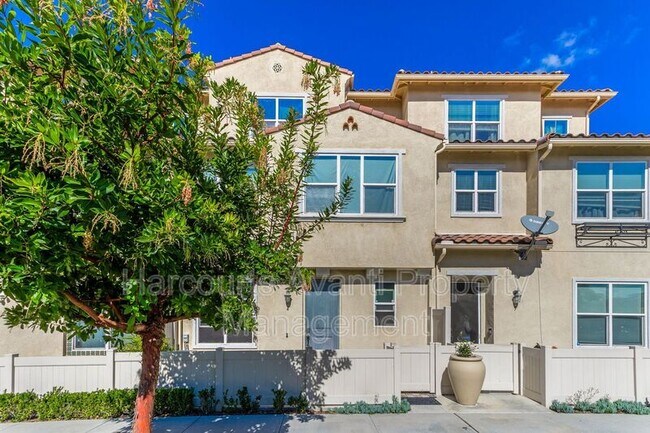 Building Photo - 1520 Santa Carolina Rd