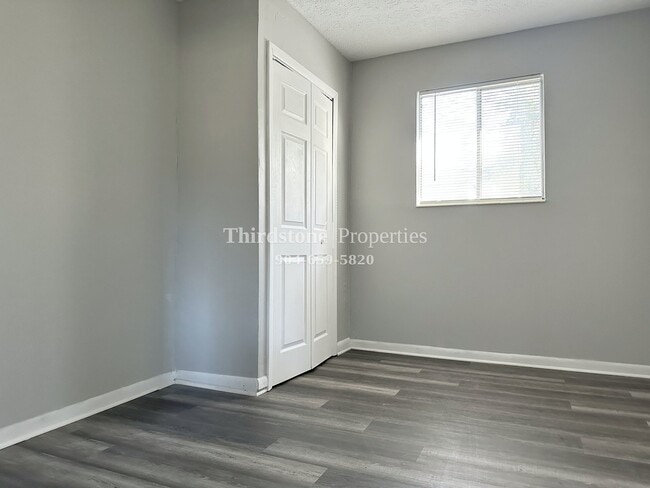 Building Photo - 2428 Miss Muffet Ln W
