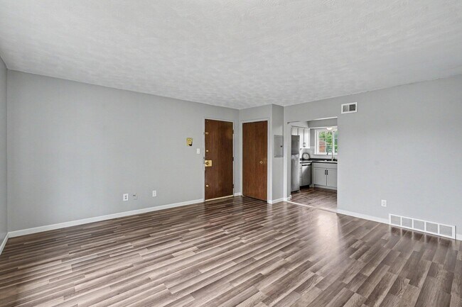 Building Photo - 25325 Shiawassee Cir