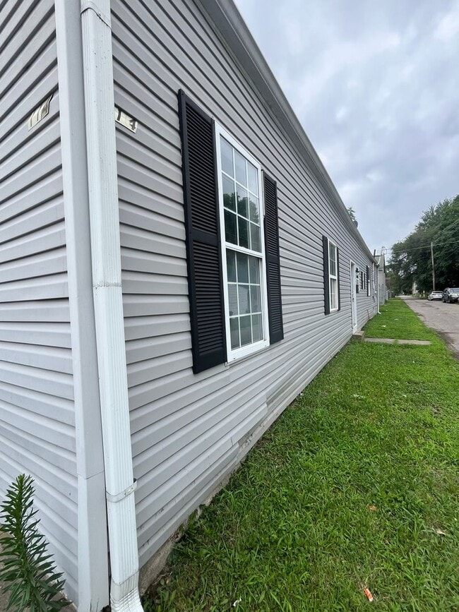 Primary Photo - Gorgeous Updated 3 bedroom house!