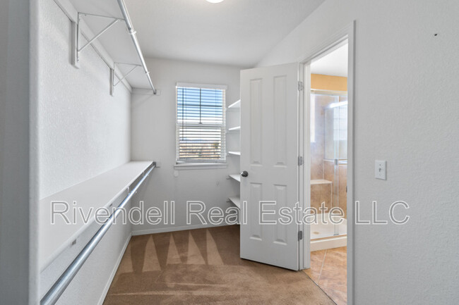 Building Photo - 4043 Sunridge Terrace Ct