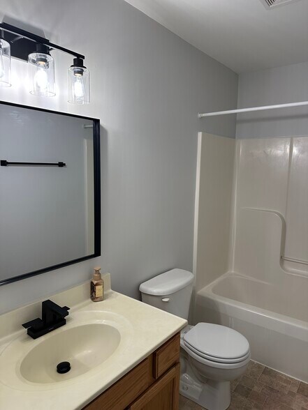 Building Photo - 138 Harvard Rd