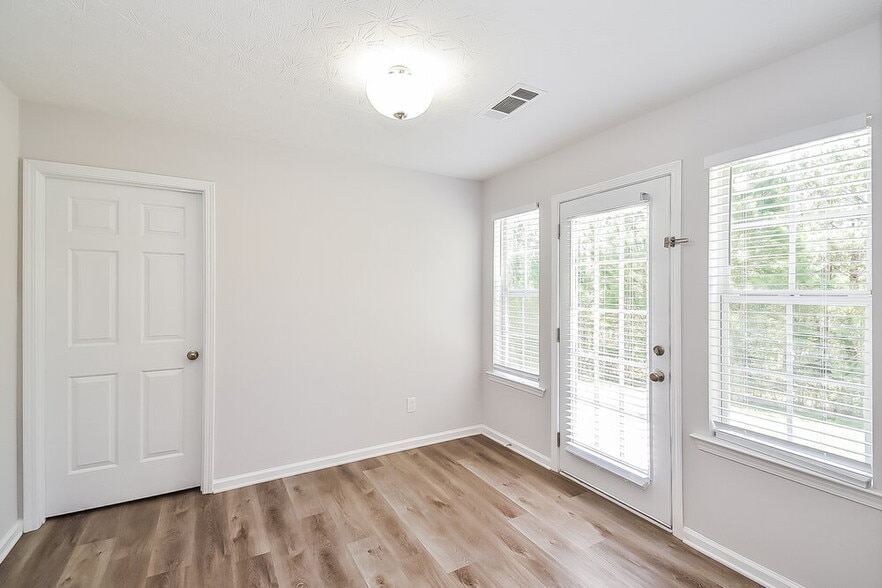 Building Photo - 512 Tori Ct