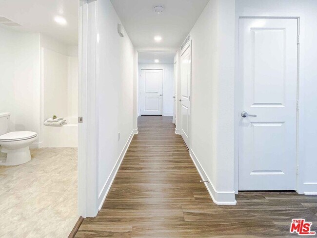 Building Photo - 1893 Union St