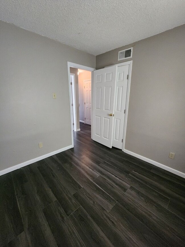 Building Photo - Single family home located in West Memphis