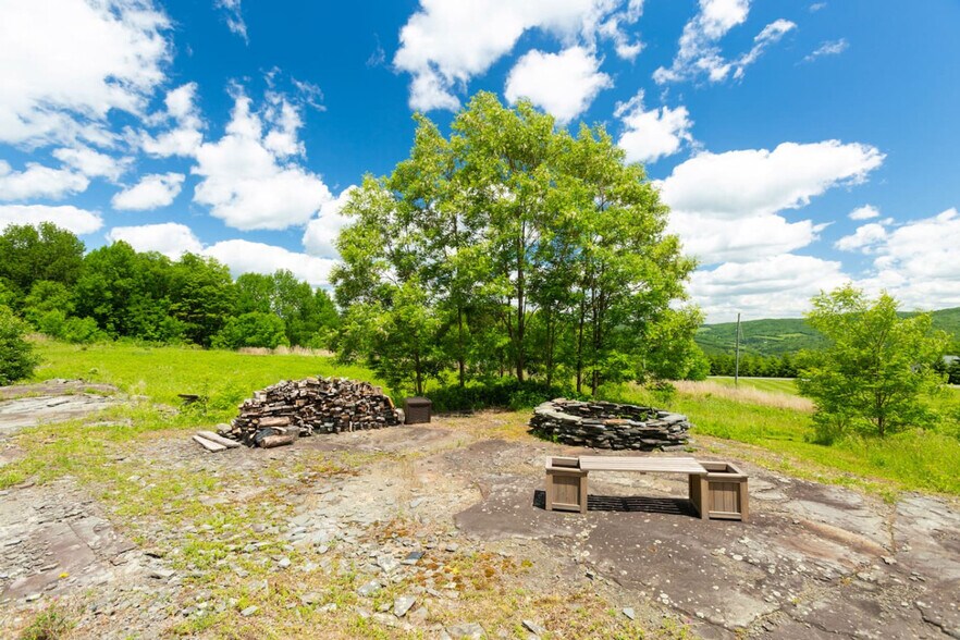 Building Photo - 2109 Dunk Hill Rd