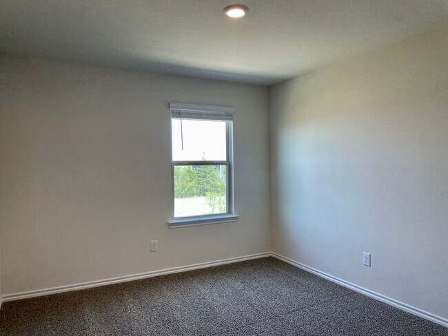 Building Photo - 4 Bed 2.5 Bath House For Lease in Sherman, TX!