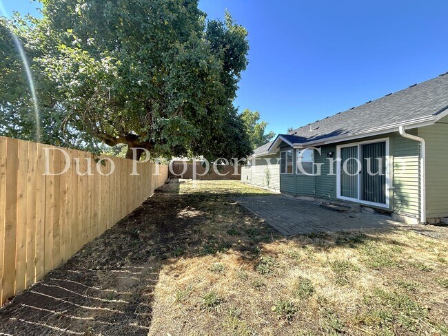 Building Photo - 2035 Harvard Dr