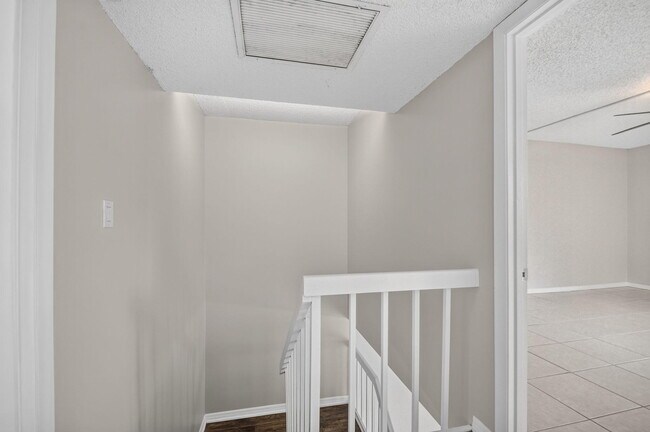 Building Photo - 744 Springdale Cir